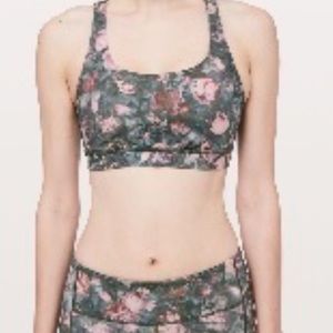 Lululemon Energy Bra - Size 8 - Frosted Rose Multi